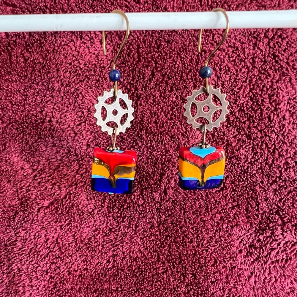 22186 Steam punk earrings.